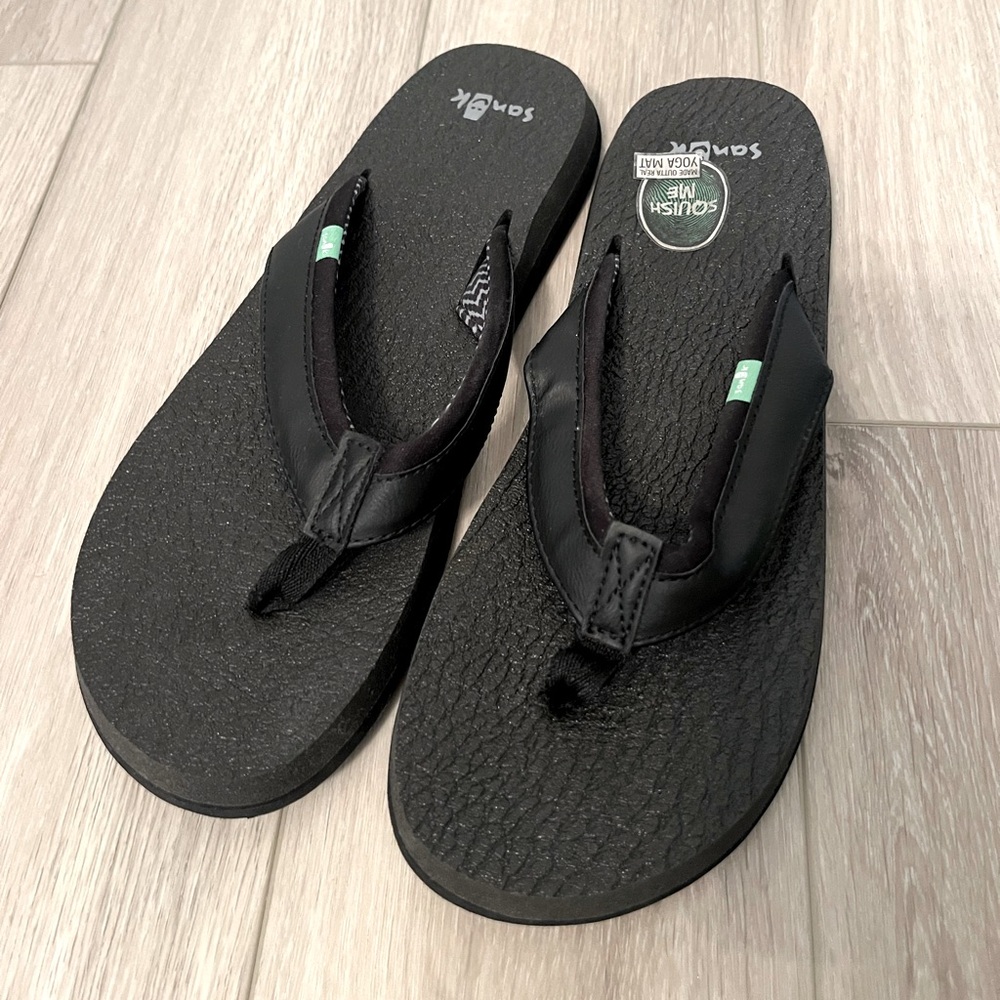 Sanuk Flip Flops